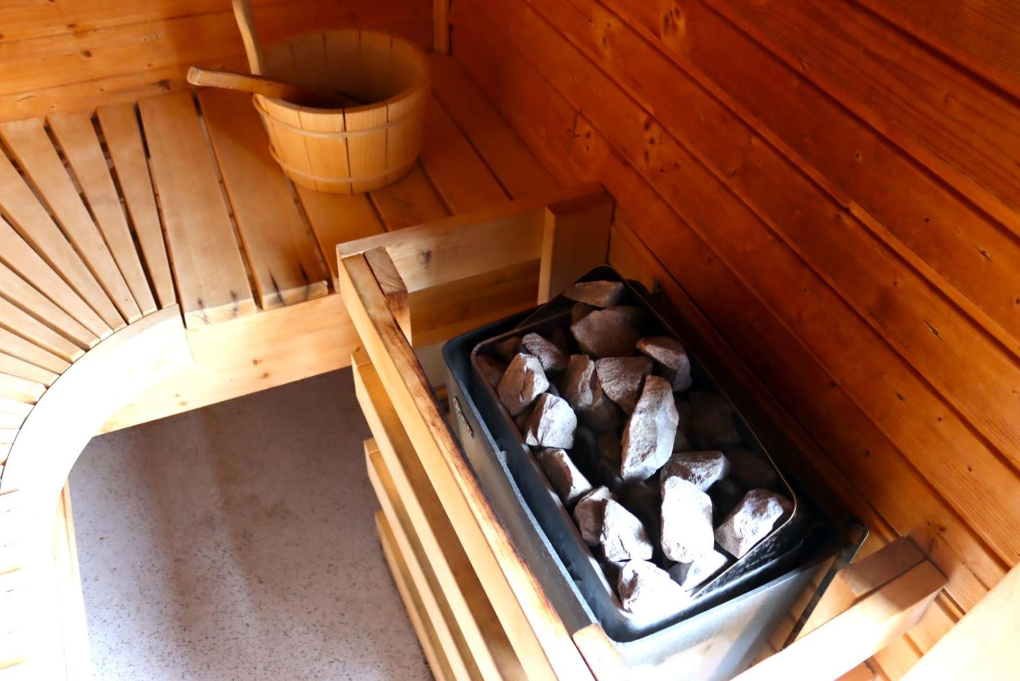 Four Corners Holiday Home Hot Tub & Sauna Ferndown Exterior photo